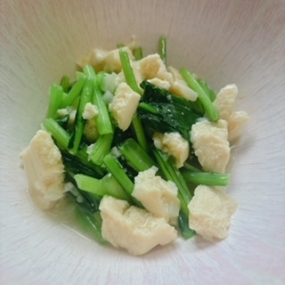 お出汁しみしみ、優しい青菜炒め